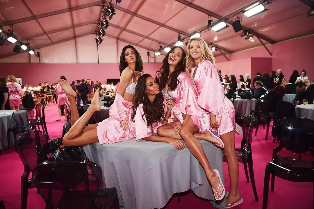 c罗和维密天使视频,c罗维密超模视频