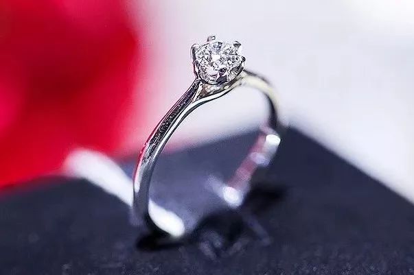 钻汇珠宝城这面“浪漫告白墙”即将开启霸屏模式!更多……