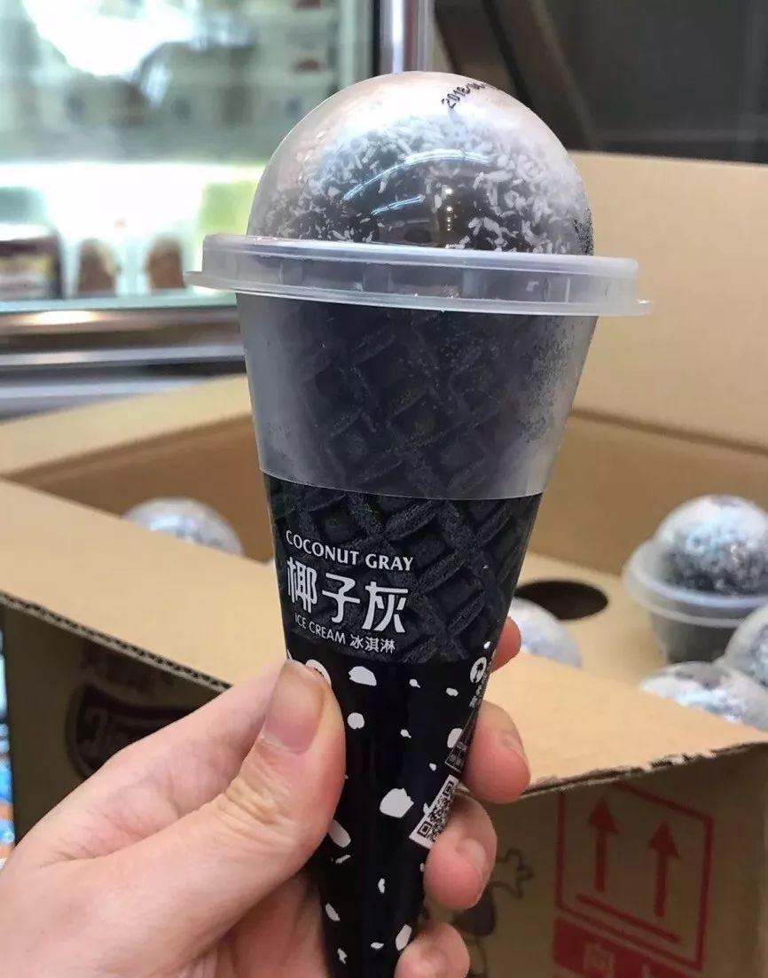 16款网红冰淇淋C位出道，楼下全家、罗森、7-11、喜士多都有卖！