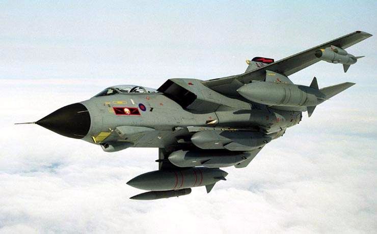 以战机空袭叙利亚军事目标,英国皇家空军轰炸柏林