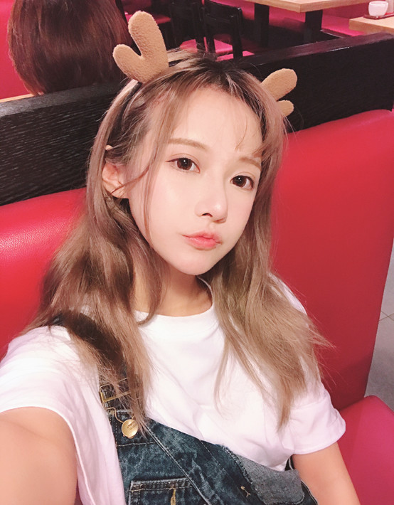 丸子带球去俄罗斯看世界杯，变身足球宝贝？网友：好大好大