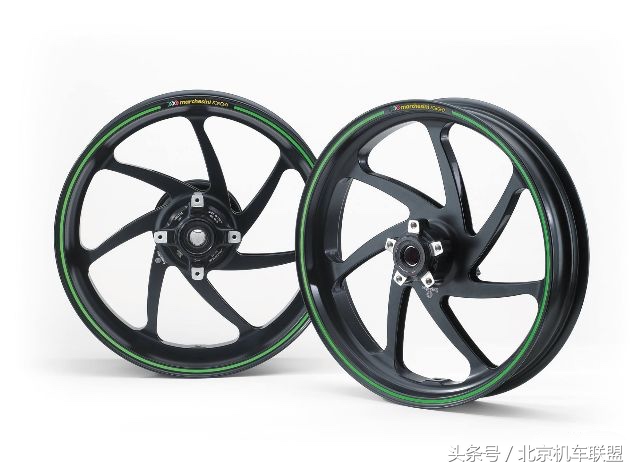 川崎大牛zx10r和h2发动机一样吗,川崎大牛zx10r和zx10rr