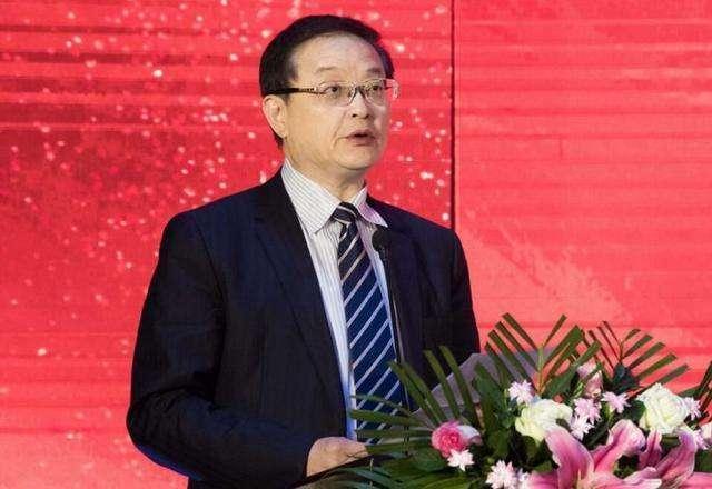 国足名嘴炮轰足协视频,足协白岩松