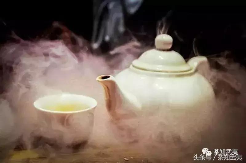 喝茶说球｜梅西C罗更像一杯陈茶，越品越有味