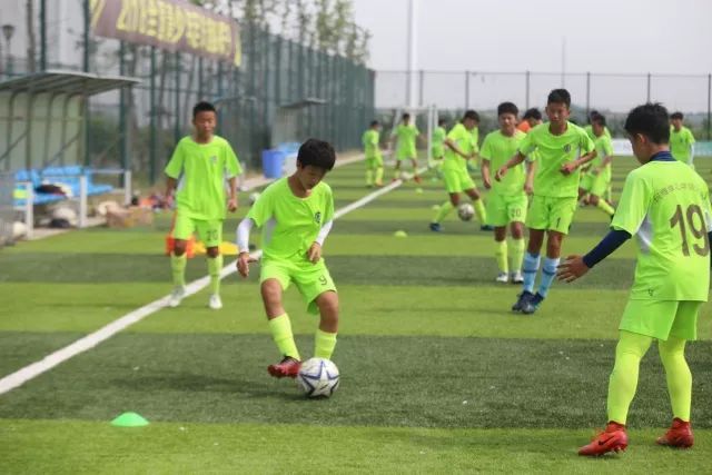 媒体都在说这场精彩的“校园足球”｜奋进之笔“1+1”走进江苏③