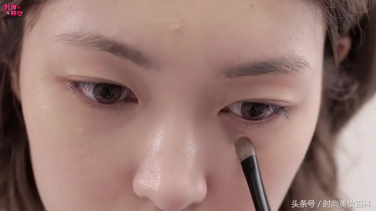 怎样的化妆步骤使得妆容更持久,能让妆容更持久的化妆步骤