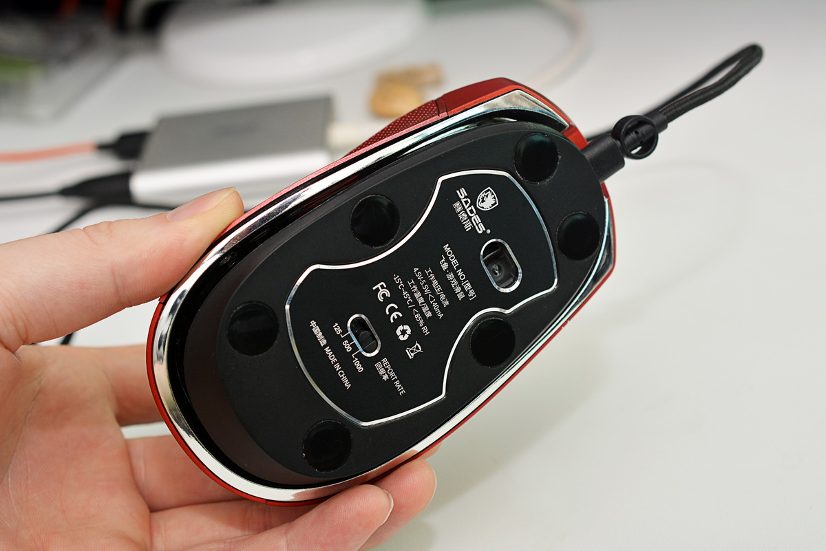 国产大玩个性，分分钟玩懂赛德斯飞鱼游戏鼠标