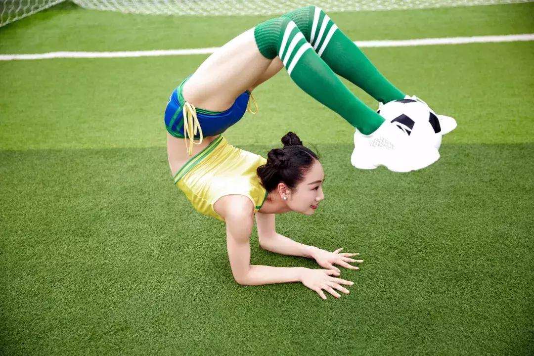 柔术女王刘藤高难度动作,柔术女王刘藤挑战外国选手