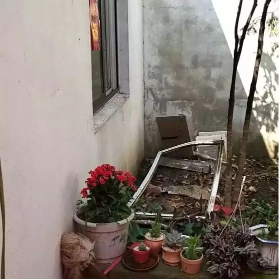 一住户家发生煤气罐爆炸,居民煤气爆炸事故