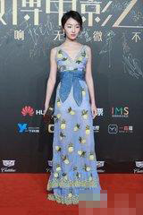 平胸是由什么决定的,平胸是生理特征吗