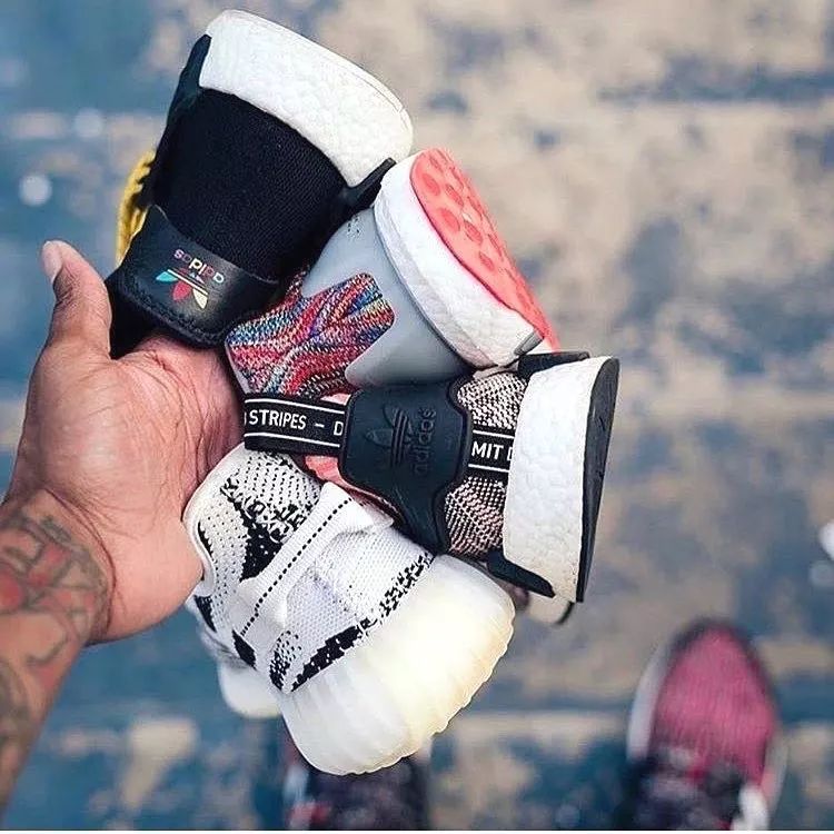 她都能买化妆品买包包，我凭啥就不能买双鞋呢？