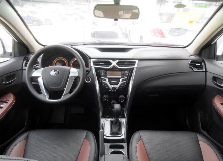 比亚迪f3改款版二手车,比亚迪f3新款改金色