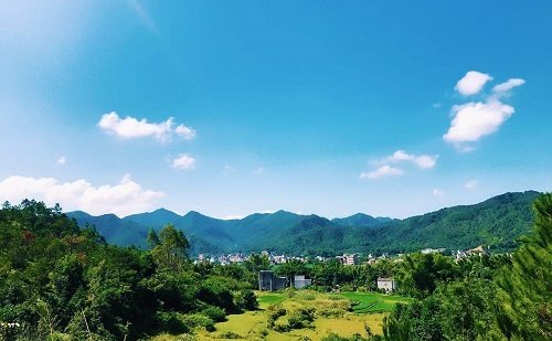 向往的生活是平凡且诗意的田园梦,向往的生活追逐诗和远方