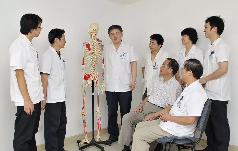 房敏医生个人资料,岳阳医院院长房敏