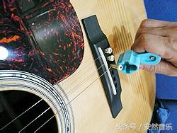 超实用的吉他换弦教程赶紧保存吧,新手15秒速成吉他装备