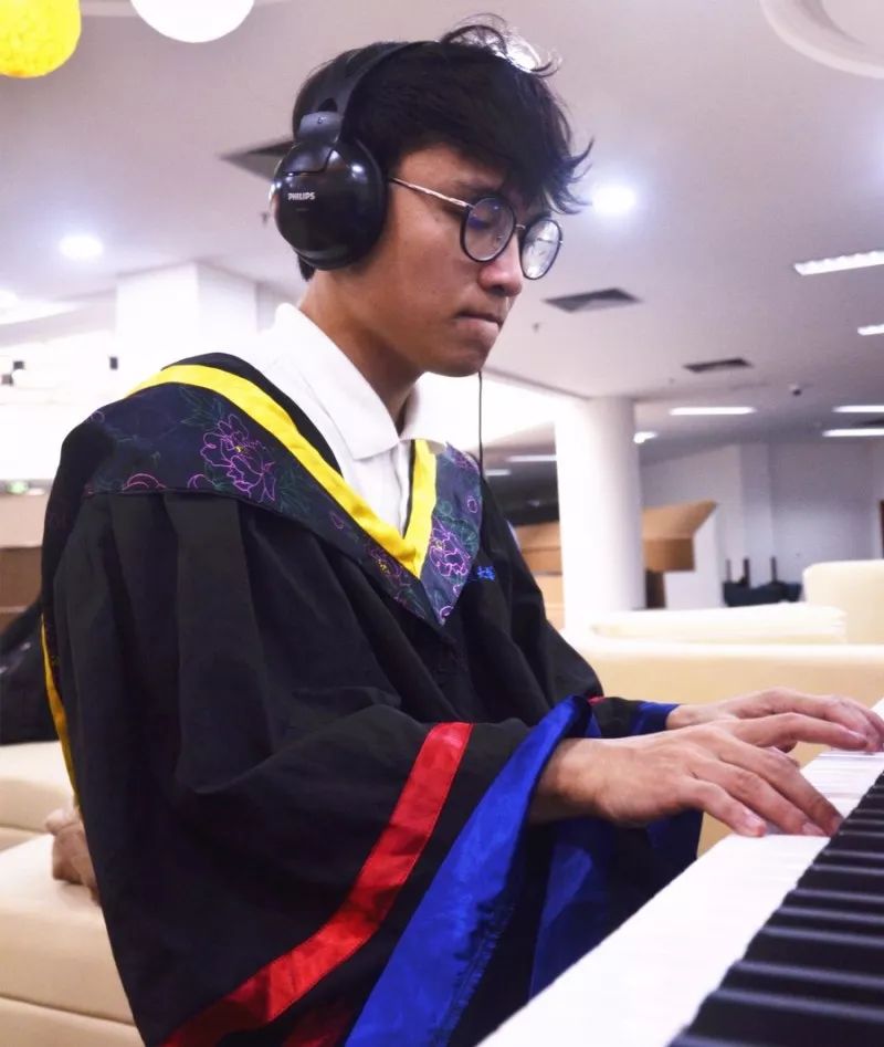 学霸奖学金8项,学霸足球运动员