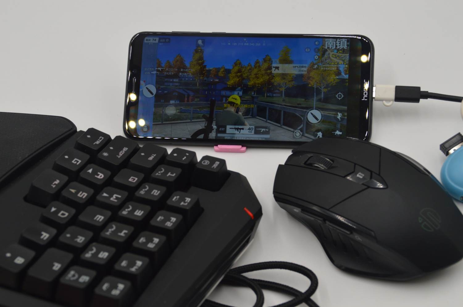 骚操作！荣耀Play还能这样玩电脑游戏，你只需要3样法宝