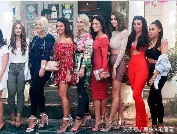 她是法国进球功臣的娇妻，亮相世界杯，美貌完胜整个英格兰太太团