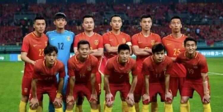 足球史上黑暗一幕球迷激动,足球史上最黑暗的一场比赛