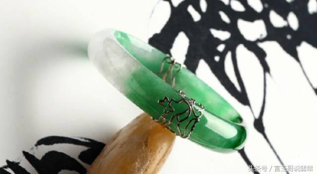 翡翠手镯断了如何处理,翡翠手镯断了怎么办