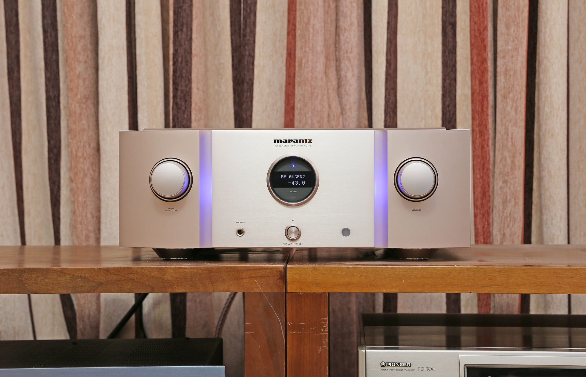 推荐一台万元以下的hifi功放,马兰士pm8006与马兰士pm10区别