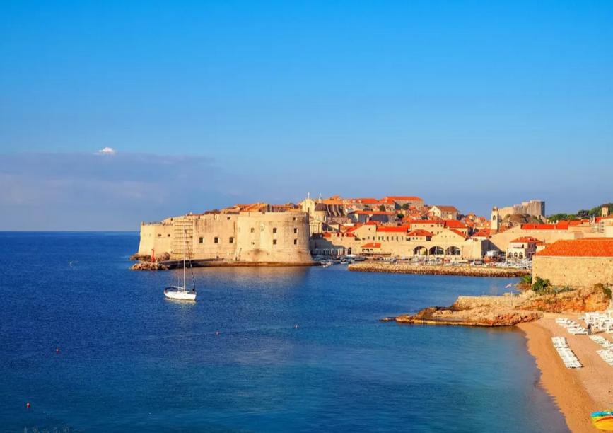 世界杯克罗地亚门将被贴脸质问,克罗地亚守门员被追