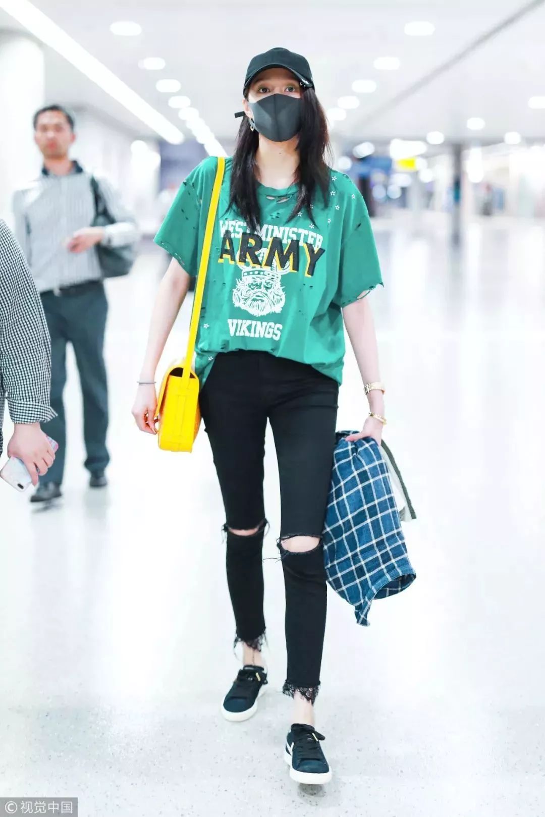 oversizetee穿搭,教你几种白tee的时尚穿法