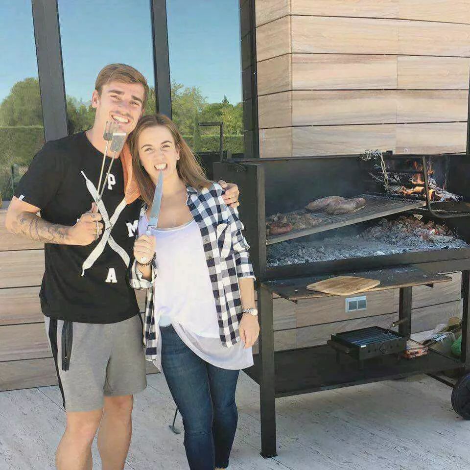 法国队身价过亿的两个人,法国队球员老婆