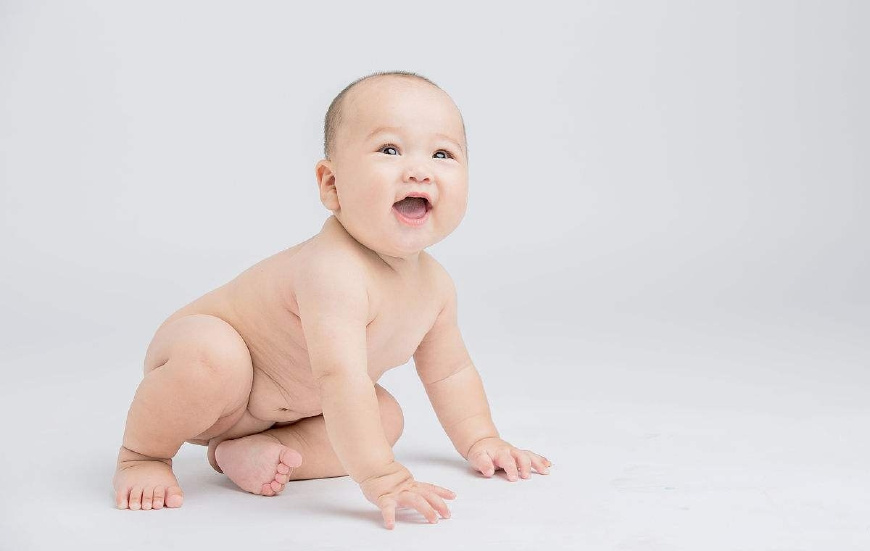 6个月的宝宝能控制手了吗,6个月宝宝不拉便便怎么快速排便