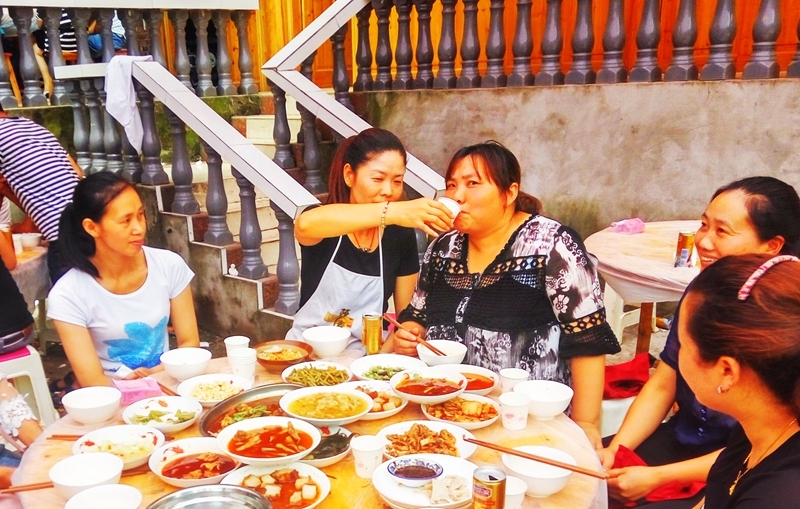 神奇的洪雅：七月里蝉花盛开凤凰村唐僧肉香