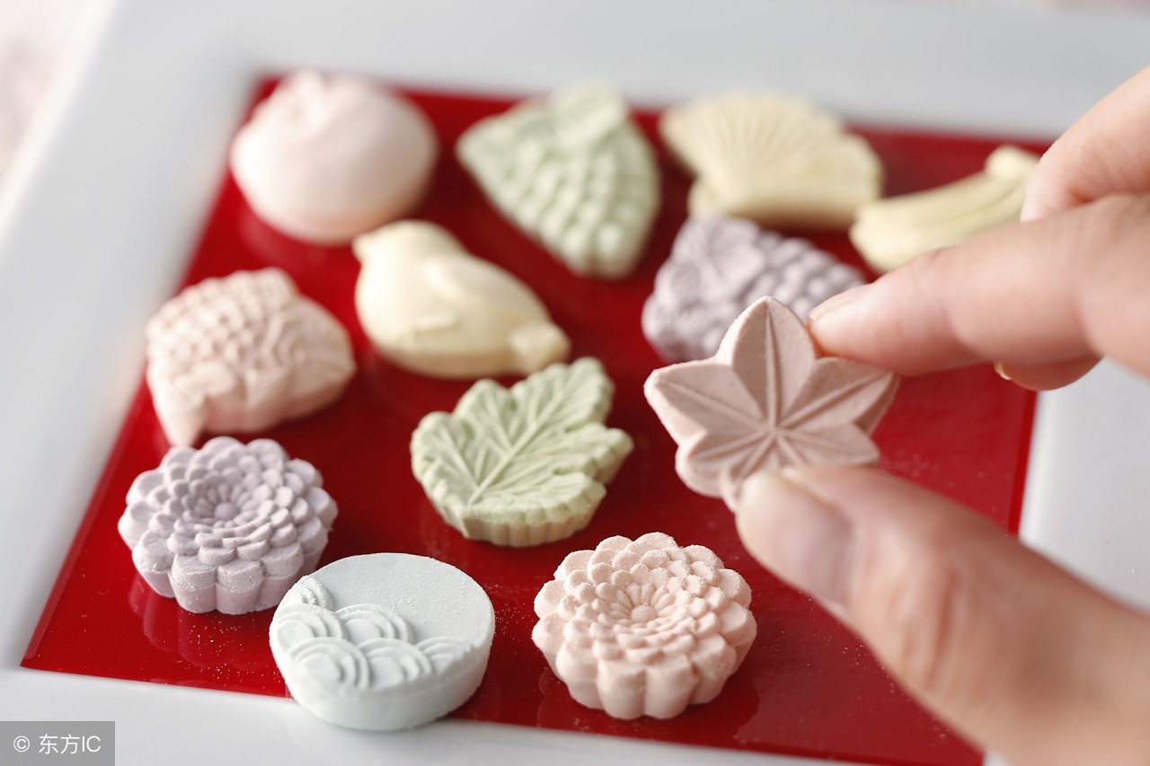 无法抗拒甜点怎么办,生理期前馋甜食怎么吃