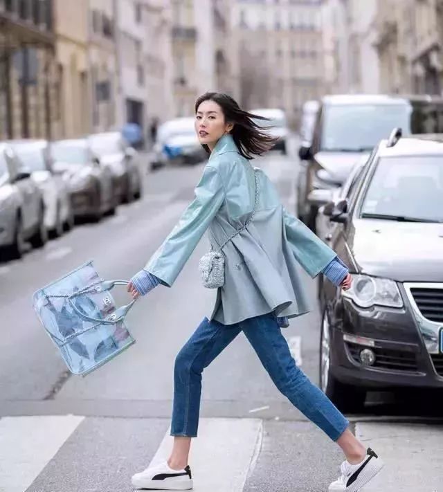 不get一件pvc单品,还怎么愉快的做彼此的塑胶姐妹花?