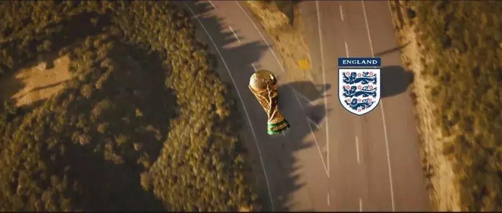 足球回不了家，哨响那一刻才知道，快乐只是你穿的保护色