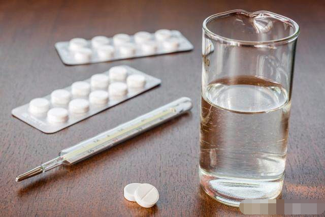 怀孕的时候有哪些身体反应和症状,怀孕第一个月身体有什么反应