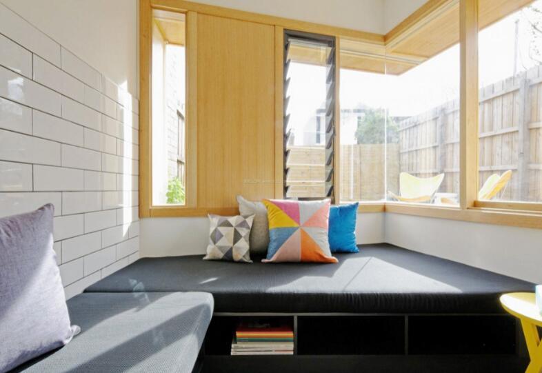 飘窗空着太浪费,家里的闲置飘窗利用起来