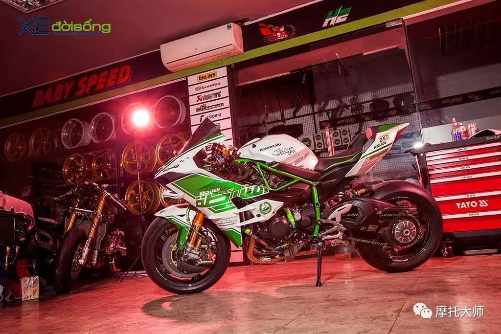 这下迪拜警队不提这台“闻风丧胆”的H2，真对不起它土豪气质了！