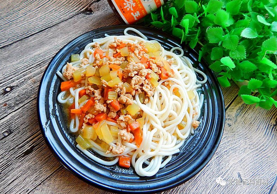 凉拌酸辣米线做法,酸辣米线自制米线家常做法