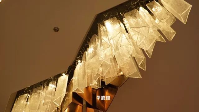 将酒店建在五里河体育场旧址这个希尔顿酒店可不止是个足球迷