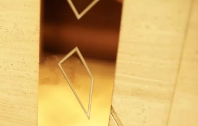 将酒店建在五里河体育场旧址这个希尔顿酒店可不止是个足球迷