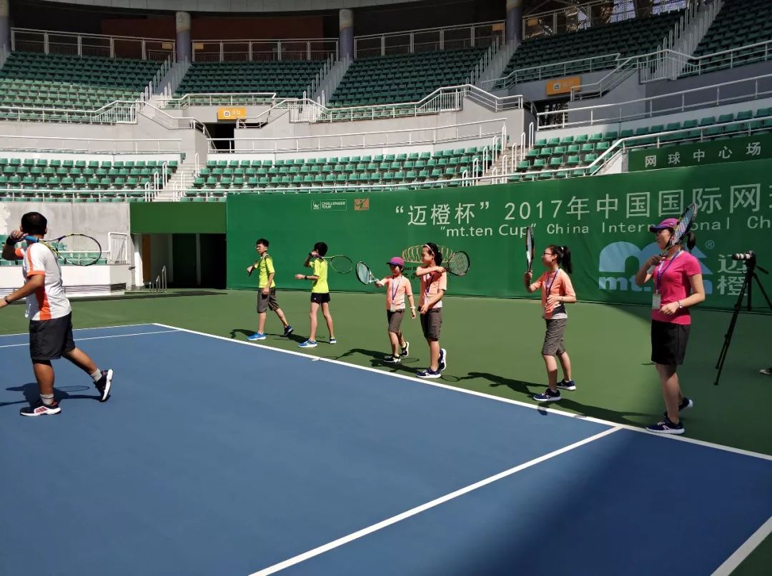 莱芜市妇联、市妇女儿童活动中心组织20名山里娃赴济南参加“爱·圆梦泉城——关爱农村困境儿童行动”公益夏令营