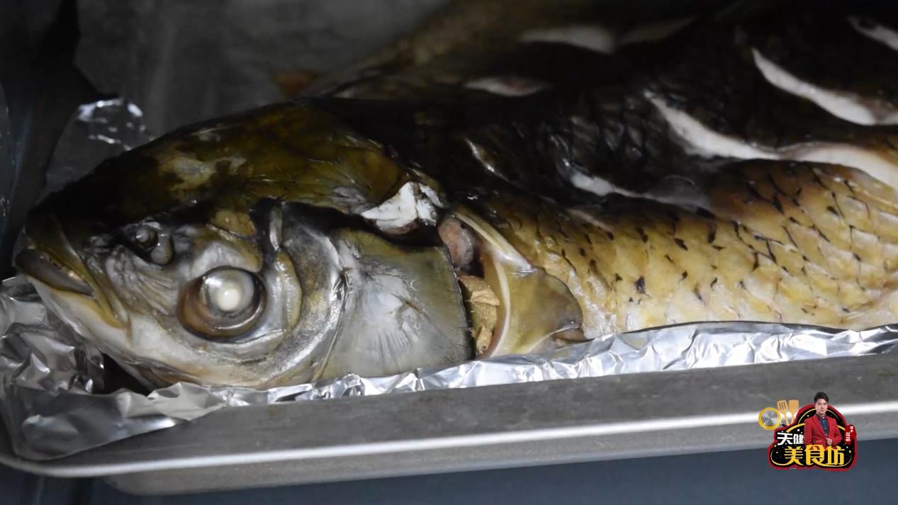 烤鱼烤箱版家常做法不辣孩子吃,用烤箱做烤鱼需要锡纸全包起来吗