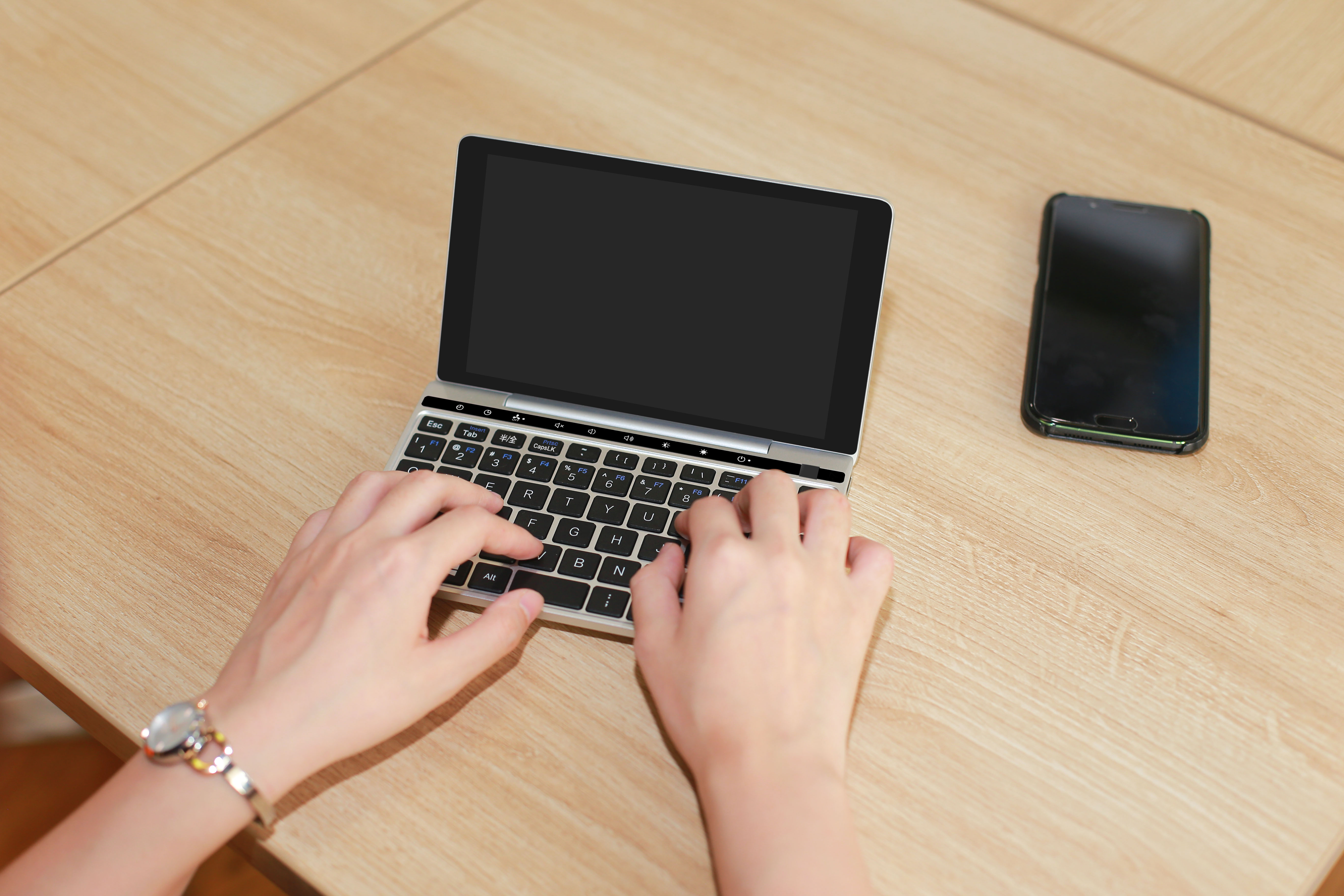 酷睿m3-7y30相当于什么级别,酷睿m37y30和i56200