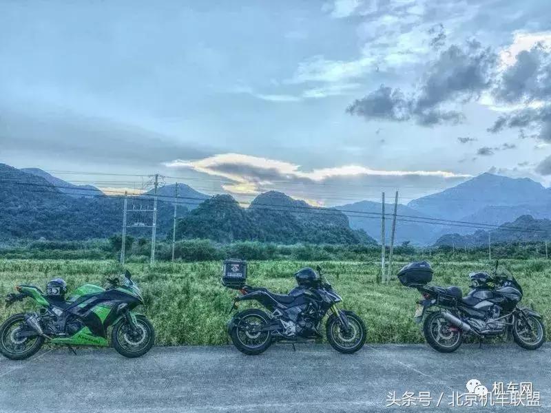 摩友旅途美景,摩友们感受骑行的独特魅力