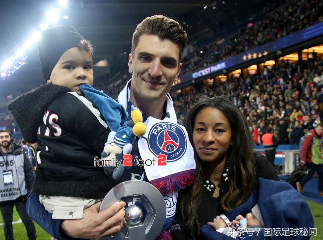 比利时国家队太太团,比利时太太团惊艳亮相