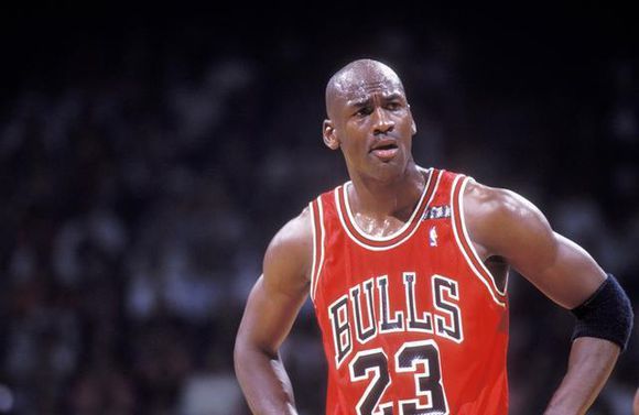 乔丹多大岁数开始增高的,乔丹的身高成长历史