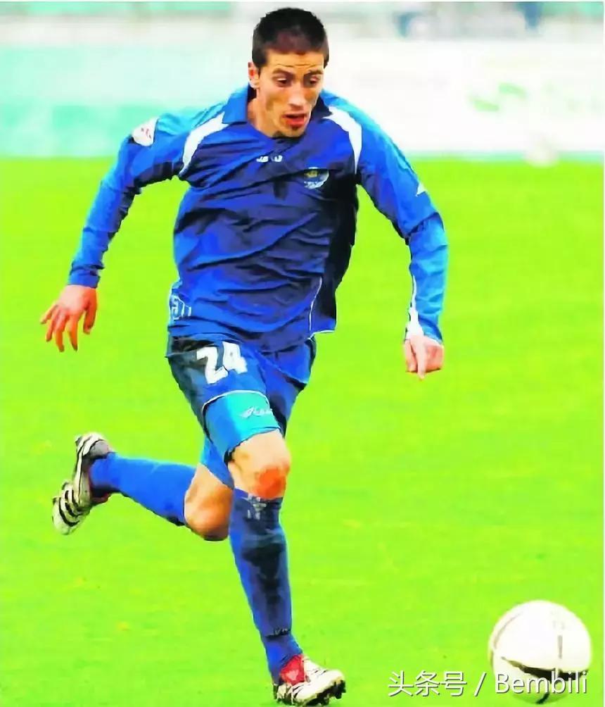 克罗地亚守门员扑出点球激动瞬间,克罗地亚门将跑到一边庆祝