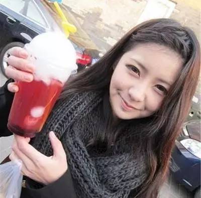 一款附有知性女神气质的编发教程,减龄好看的侧编发教学简单好上手