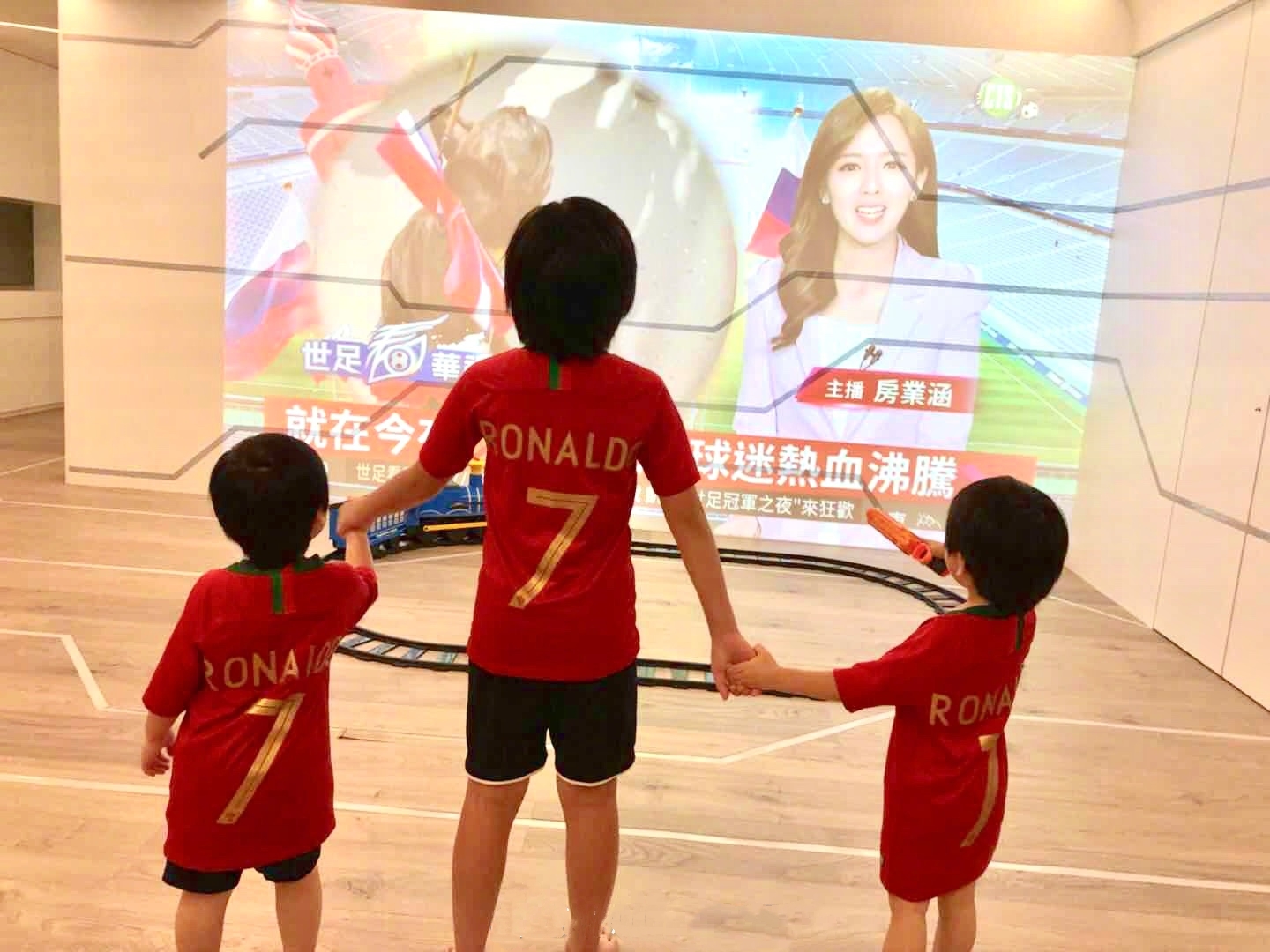 kimi和弟弟,kimi和弟弟同框