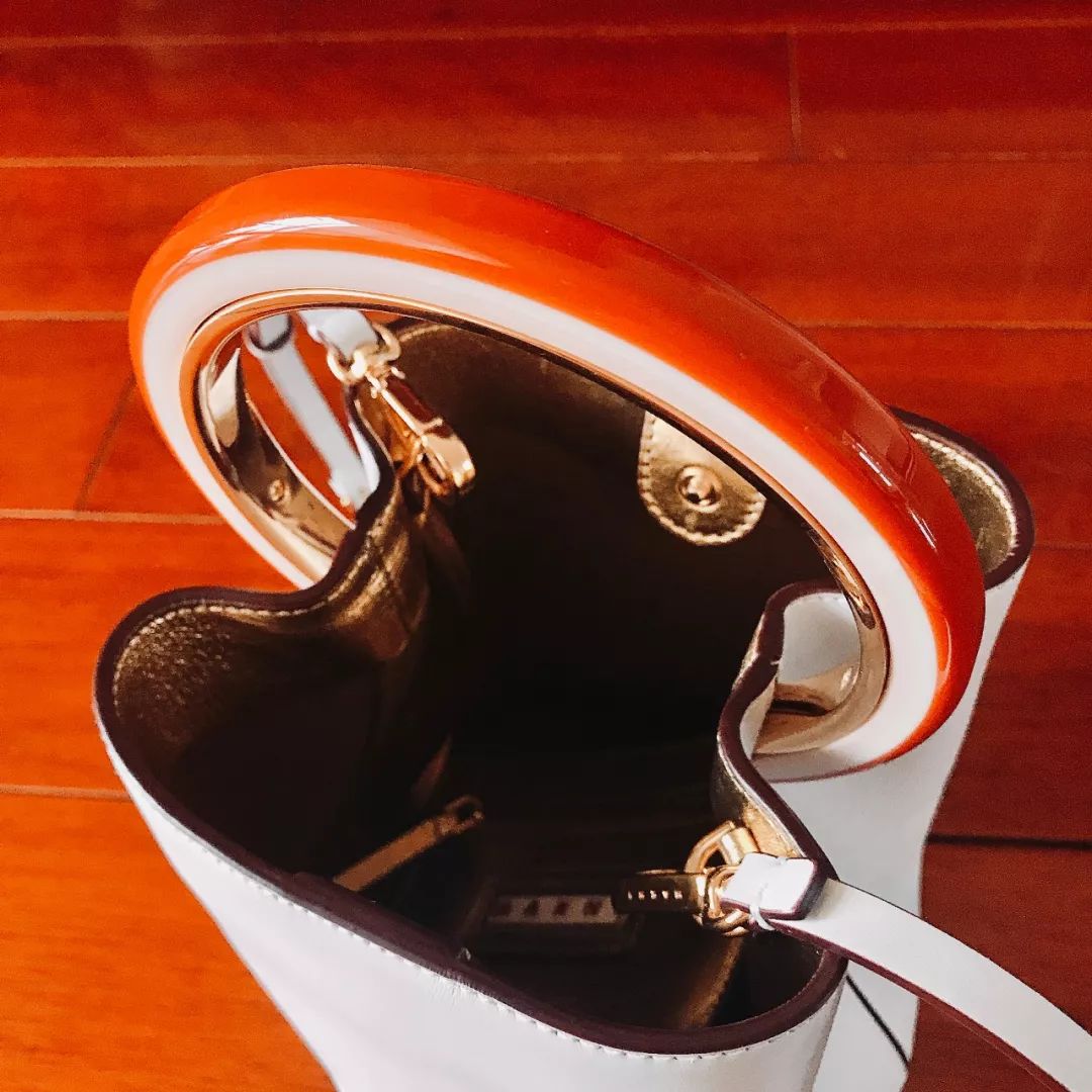 买包包就像白送的一样,买包就是投资