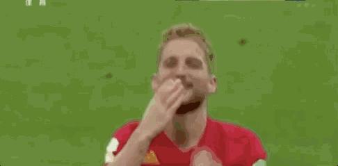 18世界杯内马尔的哭泣梅西的无奈,内马尔世界杯体会到了梅西